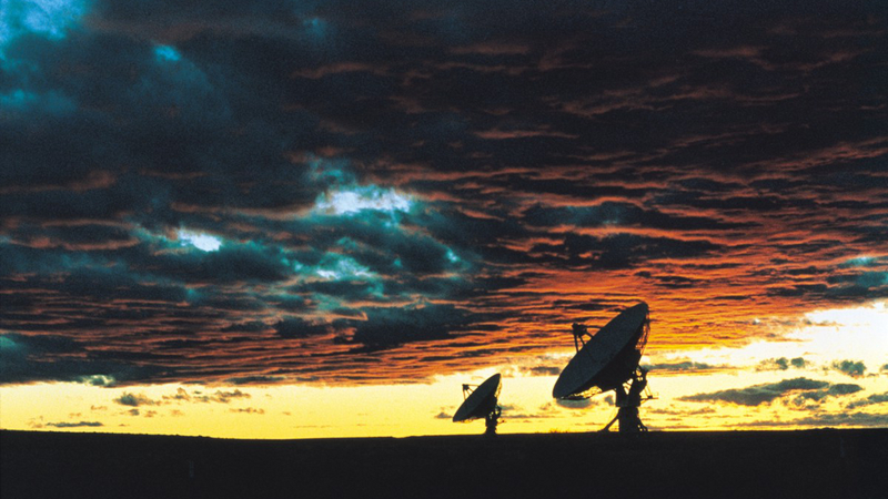 Since the 1960s, SETI has been trying to find aliens by detecting their radio signals. So far, nothing. (Image: NRAO/AUI)